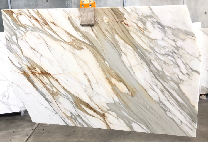 Calacatta Gold Marble Slab, and the Truth about this High-End Stone